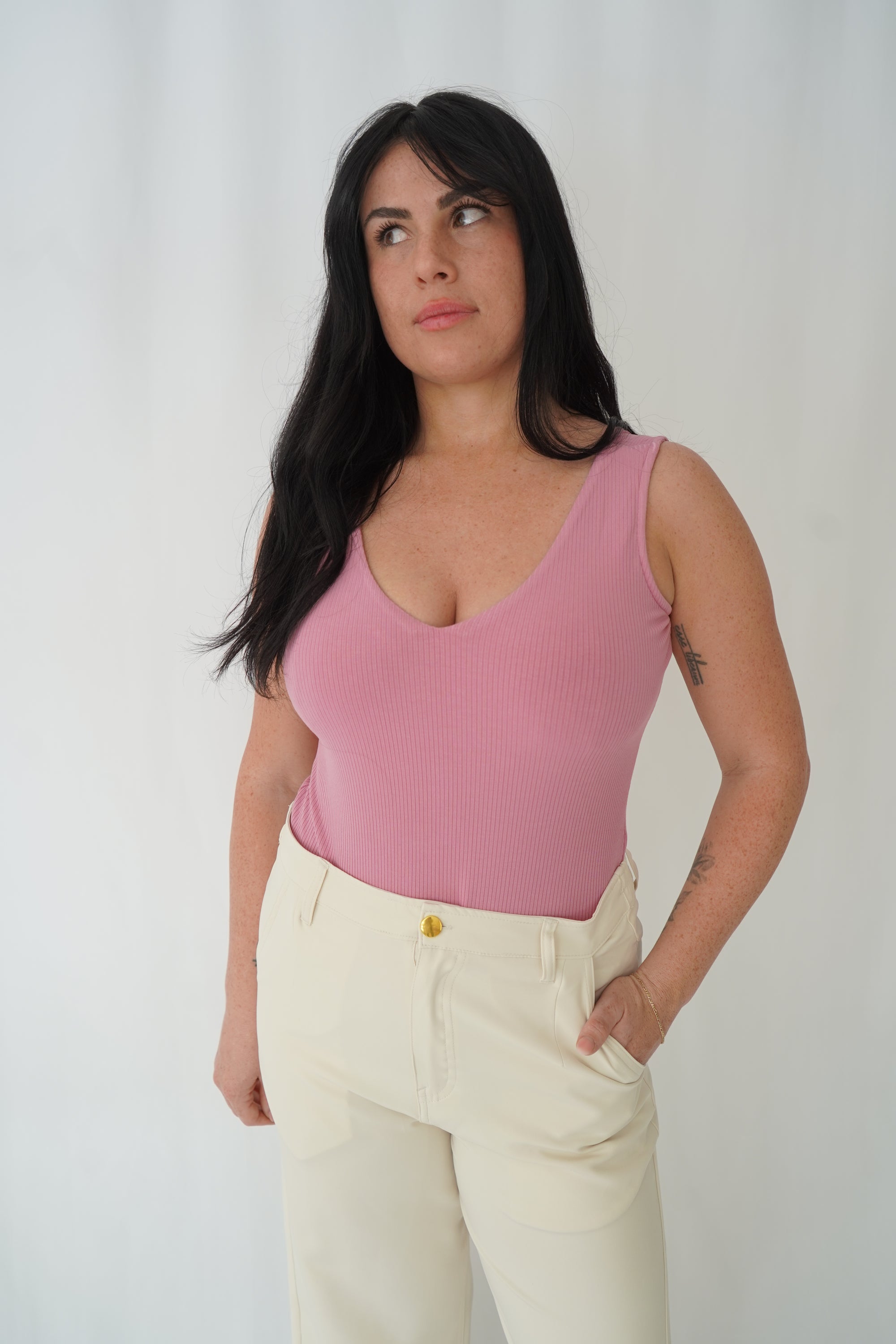 Bodysuit en rib col en V rose