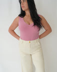 Bodysuit en rib col en V rose