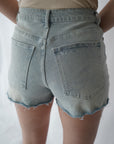 Short en jean pâle - trouée