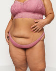 Dentelle tanga framboise
