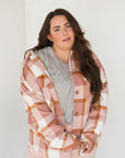 manteau rose pour femme ouvert