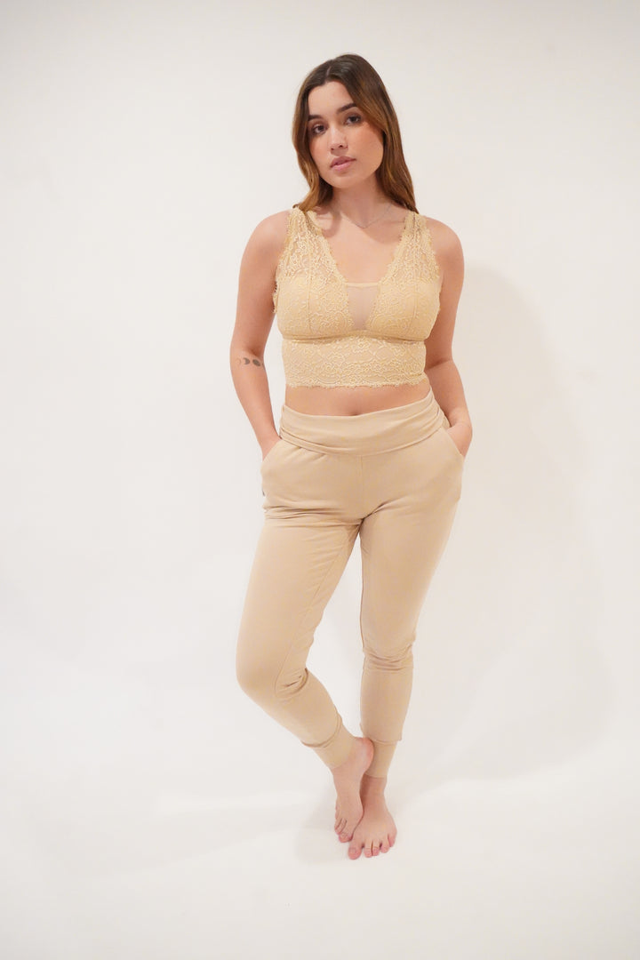 Haut dentelle beige