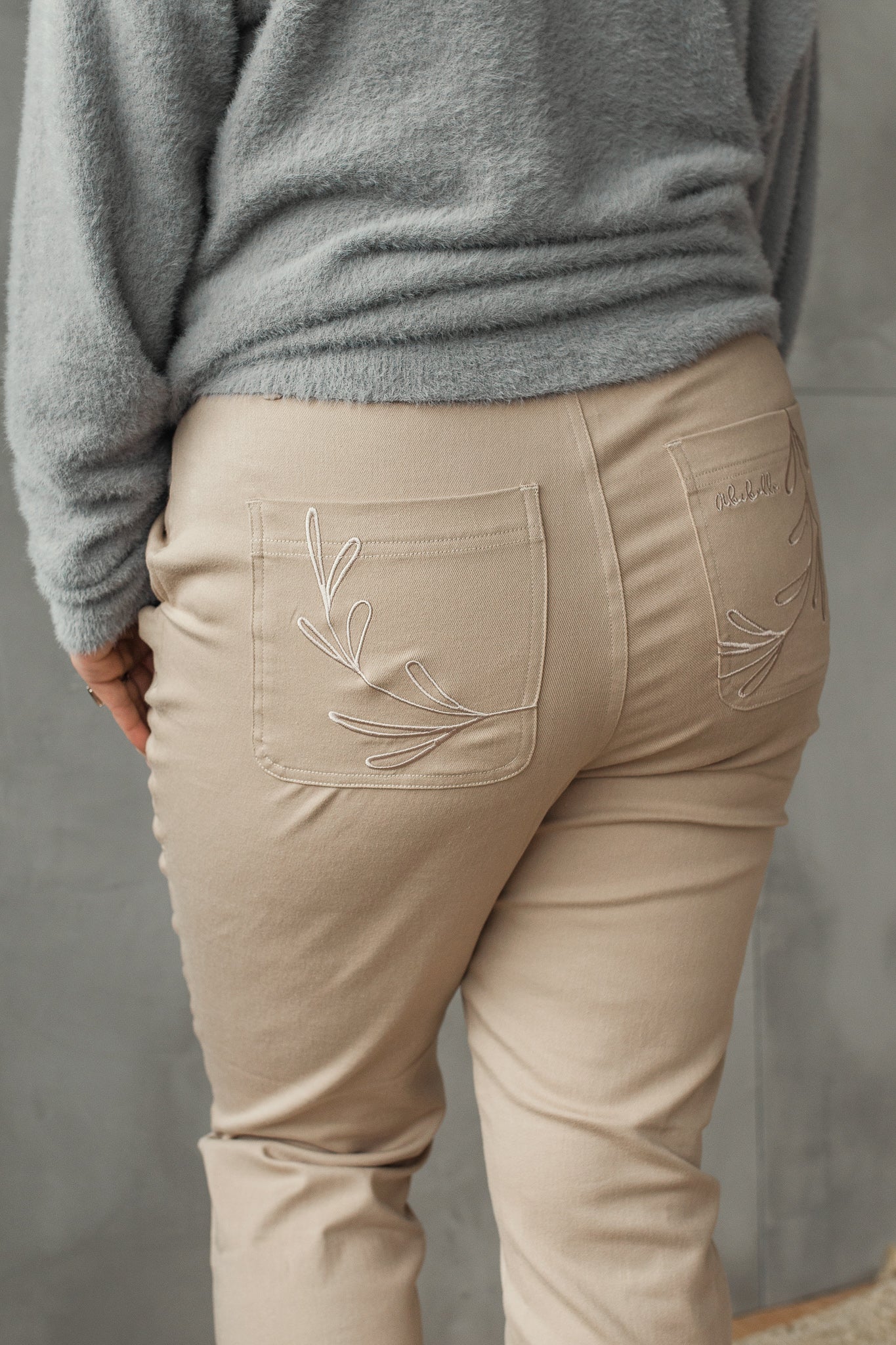 pantalon beige pour femme